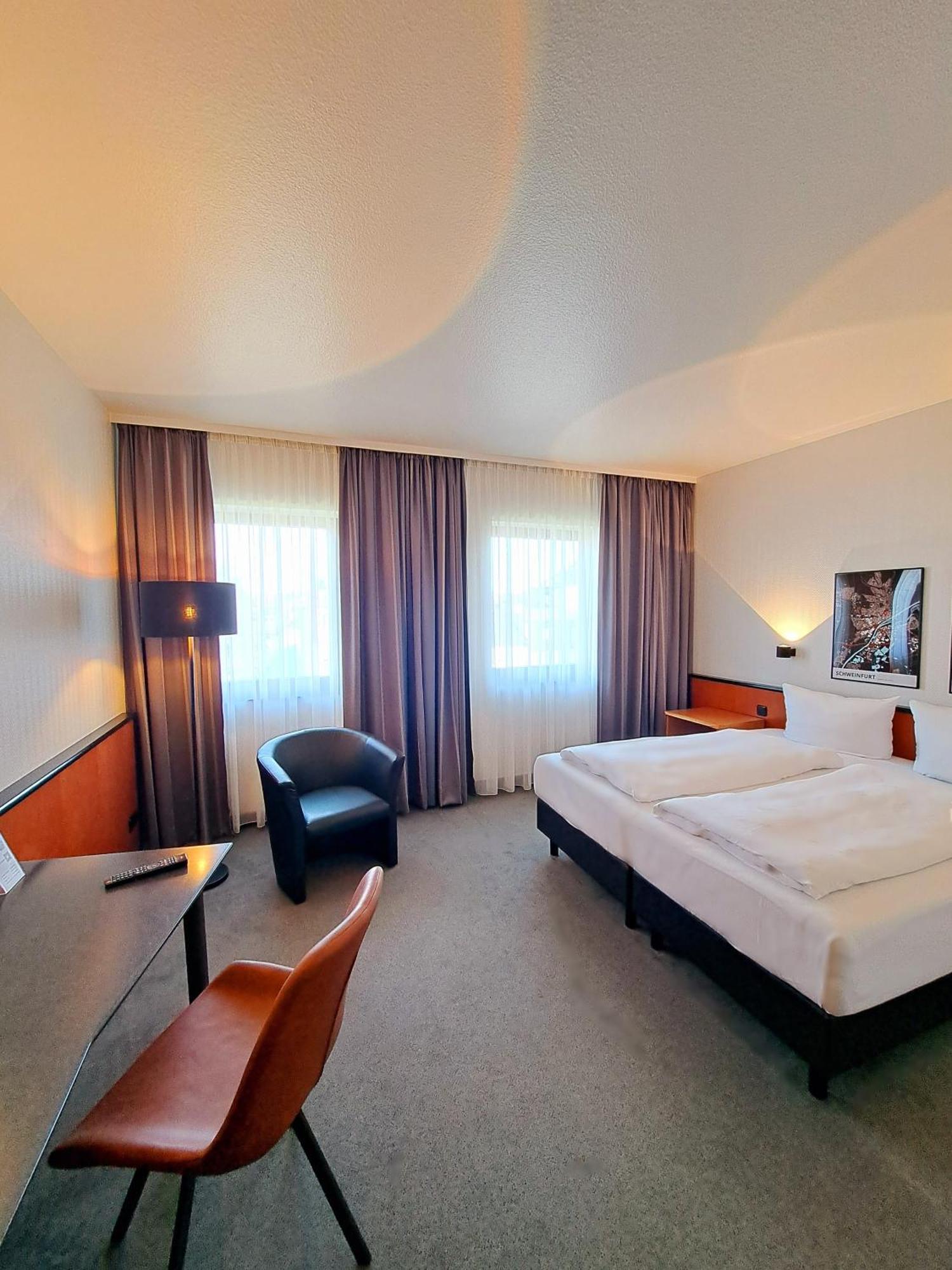 Hotel Ross شفاينفورت المظهر الخارجي الصورة